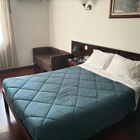 Hotel Trindade Coelho Mogadouro  Bagian luar foto